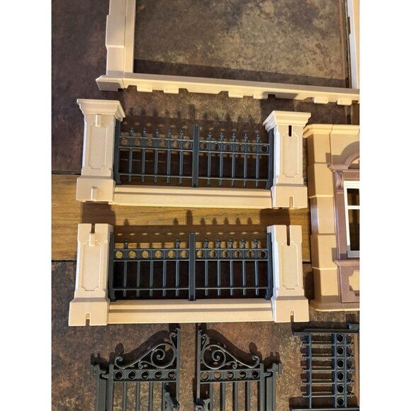 Playmobil Victorian Mansion 5300 Replacement Prts Fence Gate Walls Incomplete - Picture 6 of 8